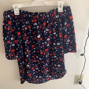 Off the shoulder MK top size xs